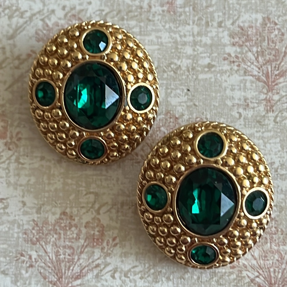 Swavorski emerald green crystals Etruscan Revival goldtone clip earrings
